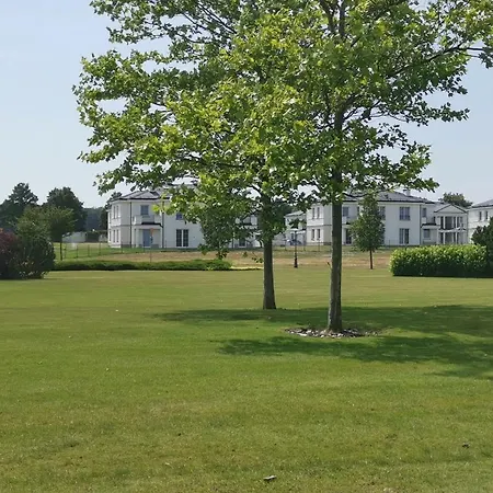 Lägenhet Tesoro Gdynia Apartament W Angielskiej Willi